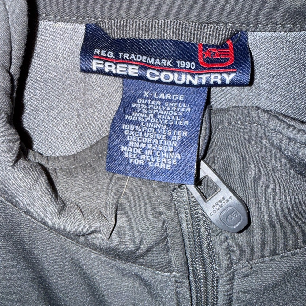 Free Country Men's Softshell Jacket - Picture 2 of 3